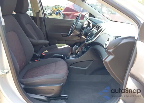 2020 Chevrolet Sonic Fwd Lt z USA, uszkodzony, nr VIN 1G1JD5SB2L4106427